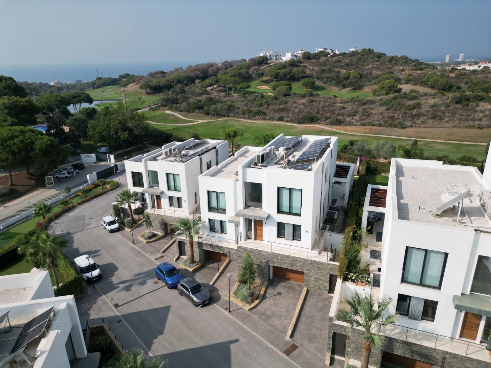 5 sovrum Semi-fristående Villa till salu i Marbella med pool garage - 1 495 000 € (Ref: 9433100)