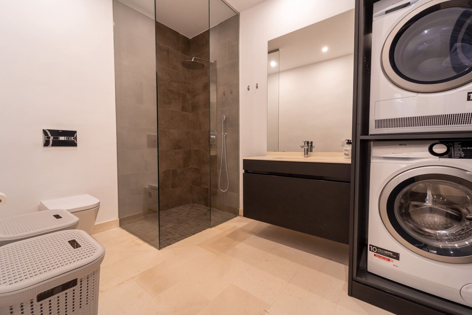 5 sovrum Semi-fristående Villa till salu i Marbella med pool garage - 1 495 000 € (Ref: 9433100)