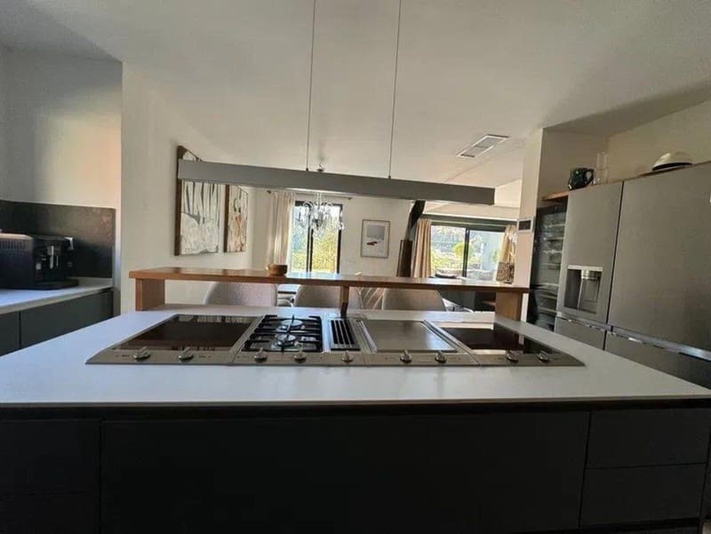 4 sovrum Villa till salu i Marbella - 1 895 000 € (Ref: 9443111)