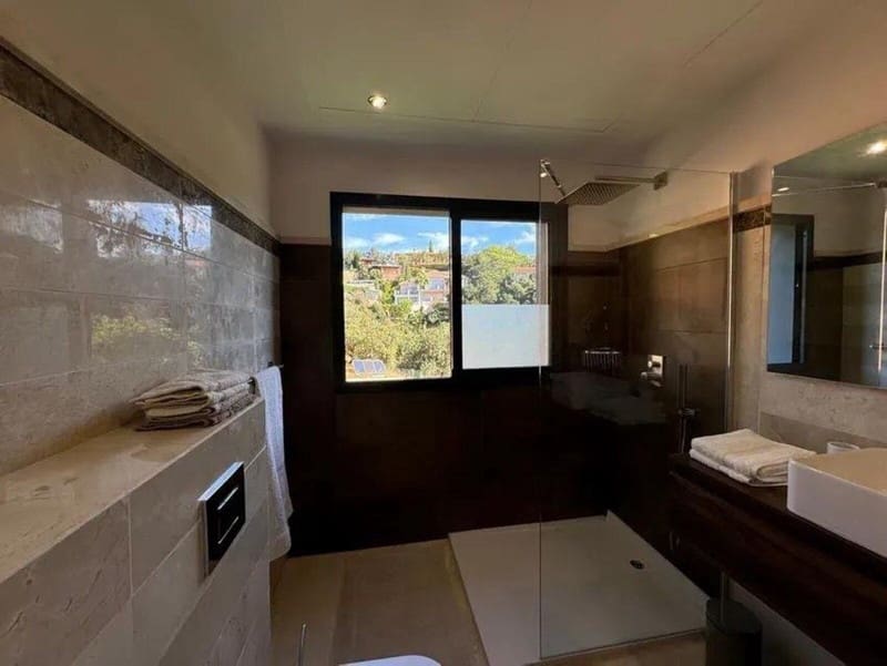 4 sovrum Villa till salu i Marbella - 1 895 000 € (Ref: 9443111)