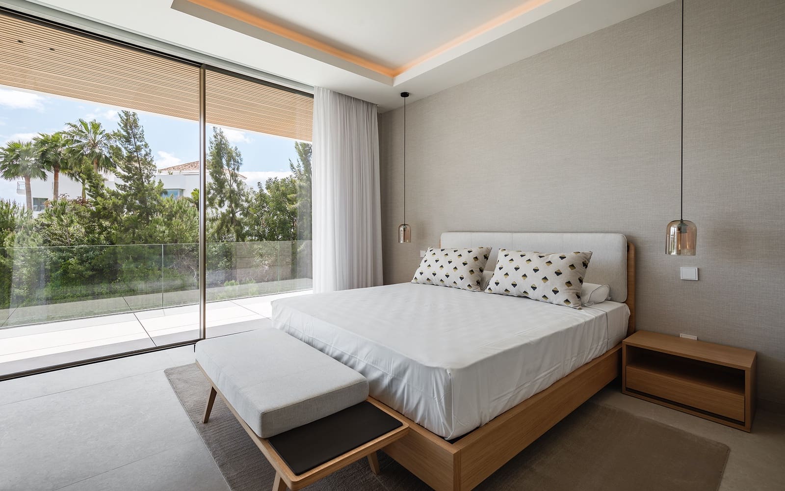 5 bedroom Villa for sale in Benahavis with pool garage - € 4,990,000 (Ref: 9443112)