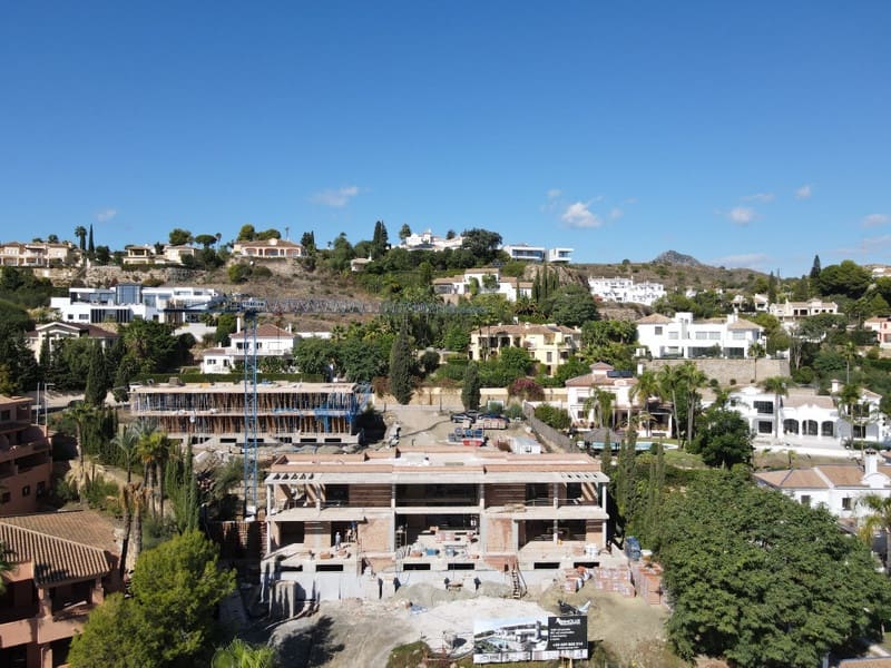 6 bedroom Villa for sale in Benahavis with pool garage - € 4,000,000 (Ref: 9443113)