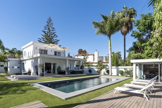 Chalet de 4 habitaciones en Nueva Andalucia, Marbella en venta con piscina garaje - 3.675.000 € (Ref: 9448838)