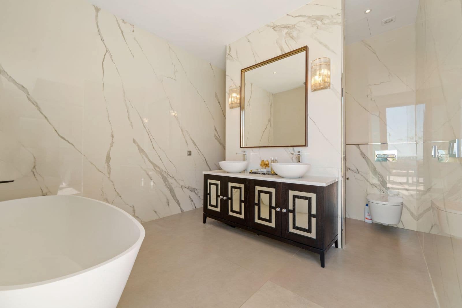 6 quarto Moradia para venda em Benahavis com piscina garagem - 4 965 000 € (Ref: 9448839)