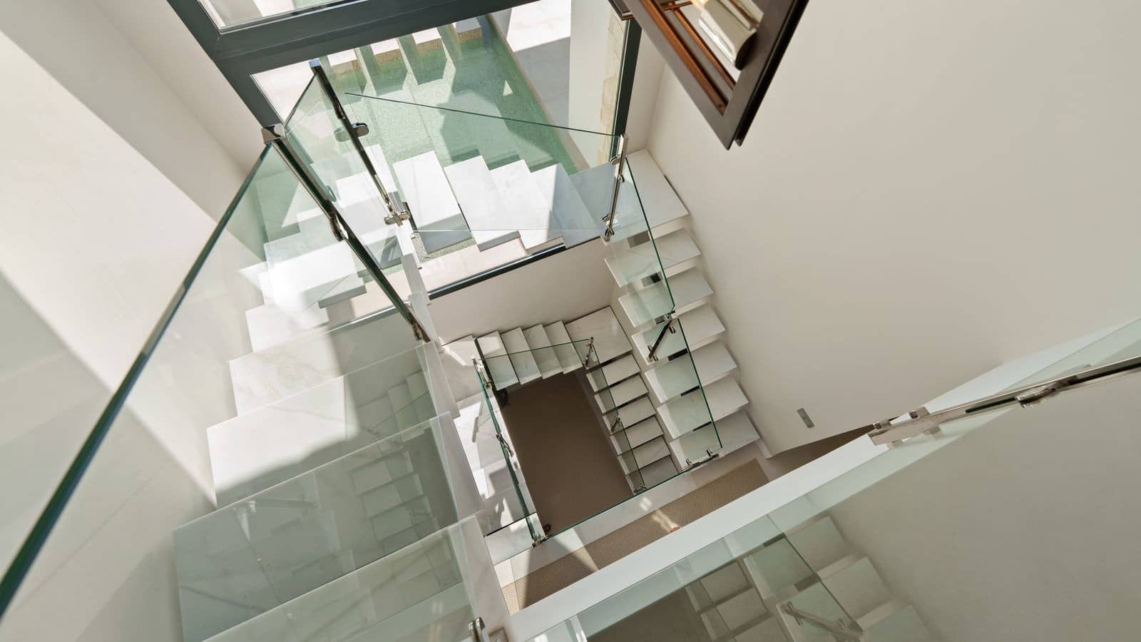 6 quarto Moradia para venda em Benahavis com piscina garagem - 4 965 000 € (Ref: 9448839)