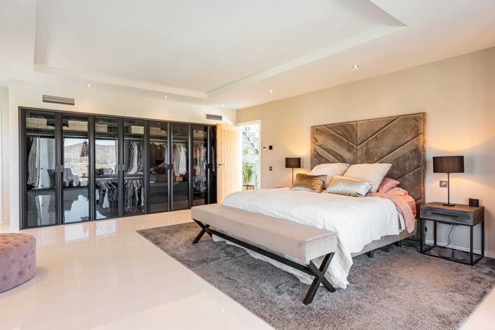 4 sovrum Villa till salu i Mijas Costa med pool garage - 2 395 000 € (Ref: 9448840)