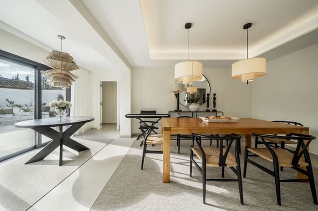 5 sypialnia Willa na sprzedaż w San Pedro de Alcantara, Marbella z basenem garażem - 2 500 000 € (Ref: 9448841)