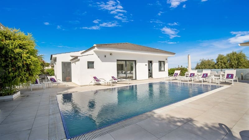 5 sovrum Villa till salu i Torrenueva med pool garage - 1 950 000 € (Ref: 9465377)