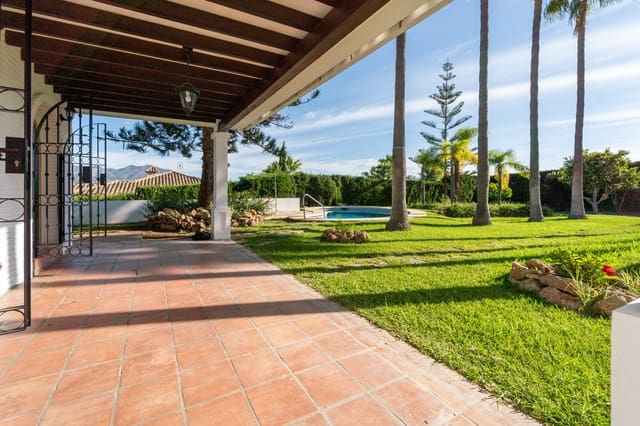 Chalet de 4 habitaciones en Cerro del Aguila, Mijas en venta con piscina garaje - 895.000 € (Ref: 9465379)