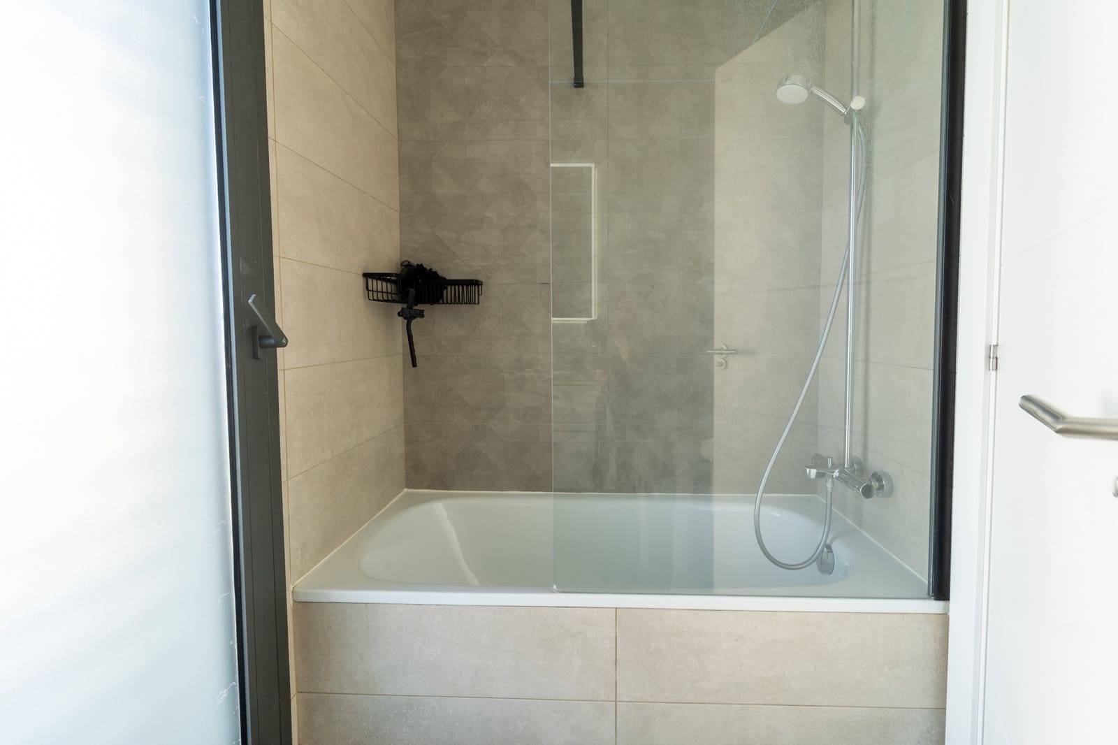 3 chambre Villa/Maison Semi-Mitoyenne à vendre à Riviera del Sol avec piscine garage - 690 000 € (Ref: 9474773)