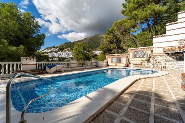 6 bedroom Villa for sale in Mijas with pool garage - € 1,450,000 (Ref: 9474774)