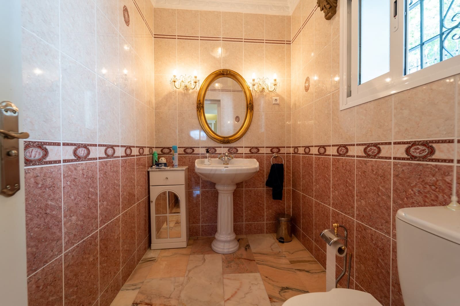 6 bedroom Villa for sale in Mijas with pool garage - € 1,450,000 (Ref: 9474774)