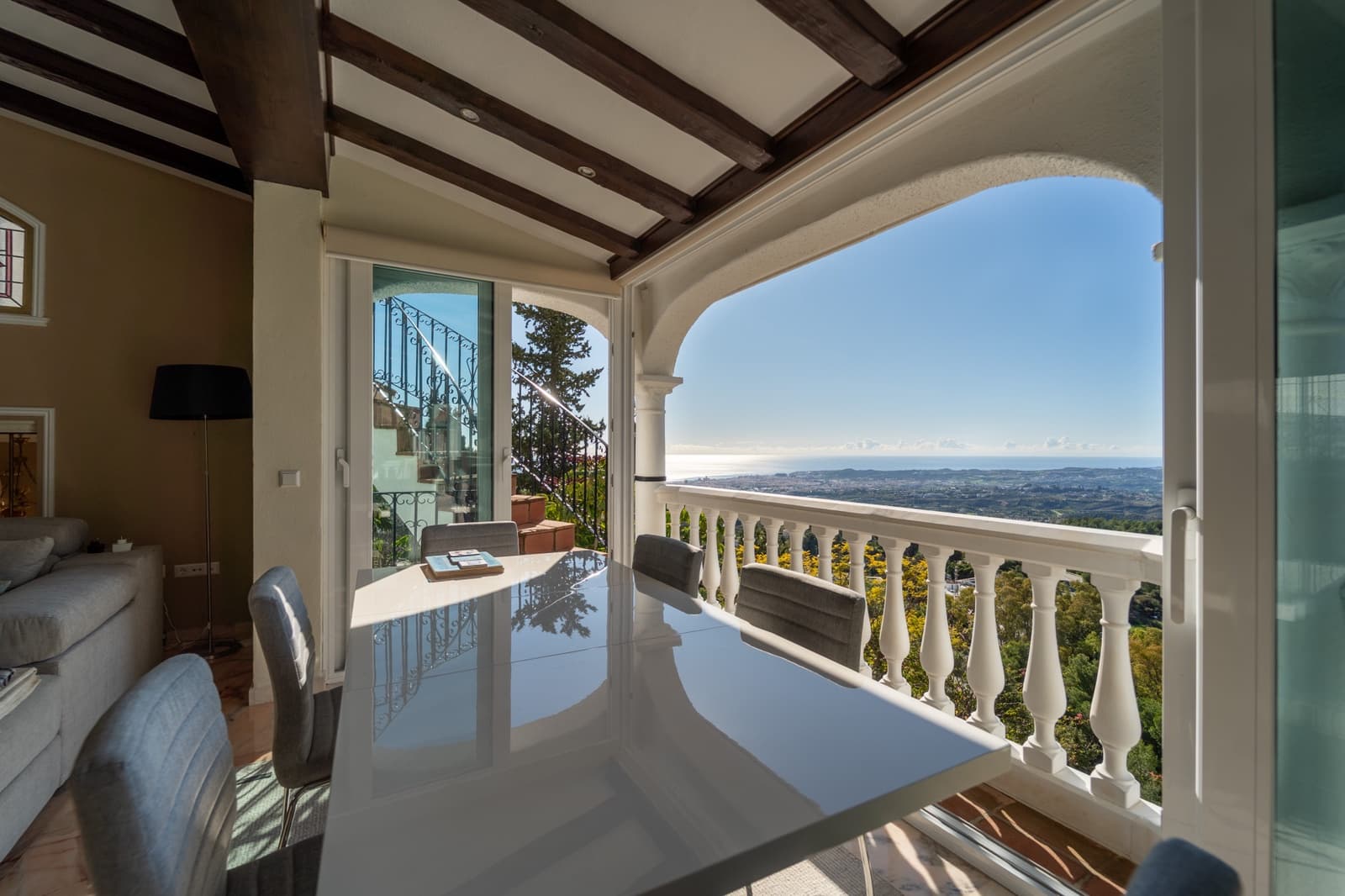 6 bedroom Villa for sale in Mijas with pool garage - € 1,450,000 (Ref: 9474774)