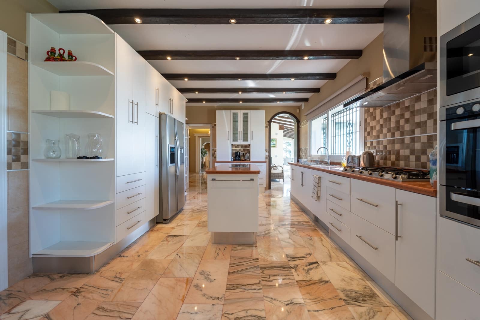 6 bedroom Villa for sale in Mijas with pool garage - € 1,450,000 (Ref: 9474774)