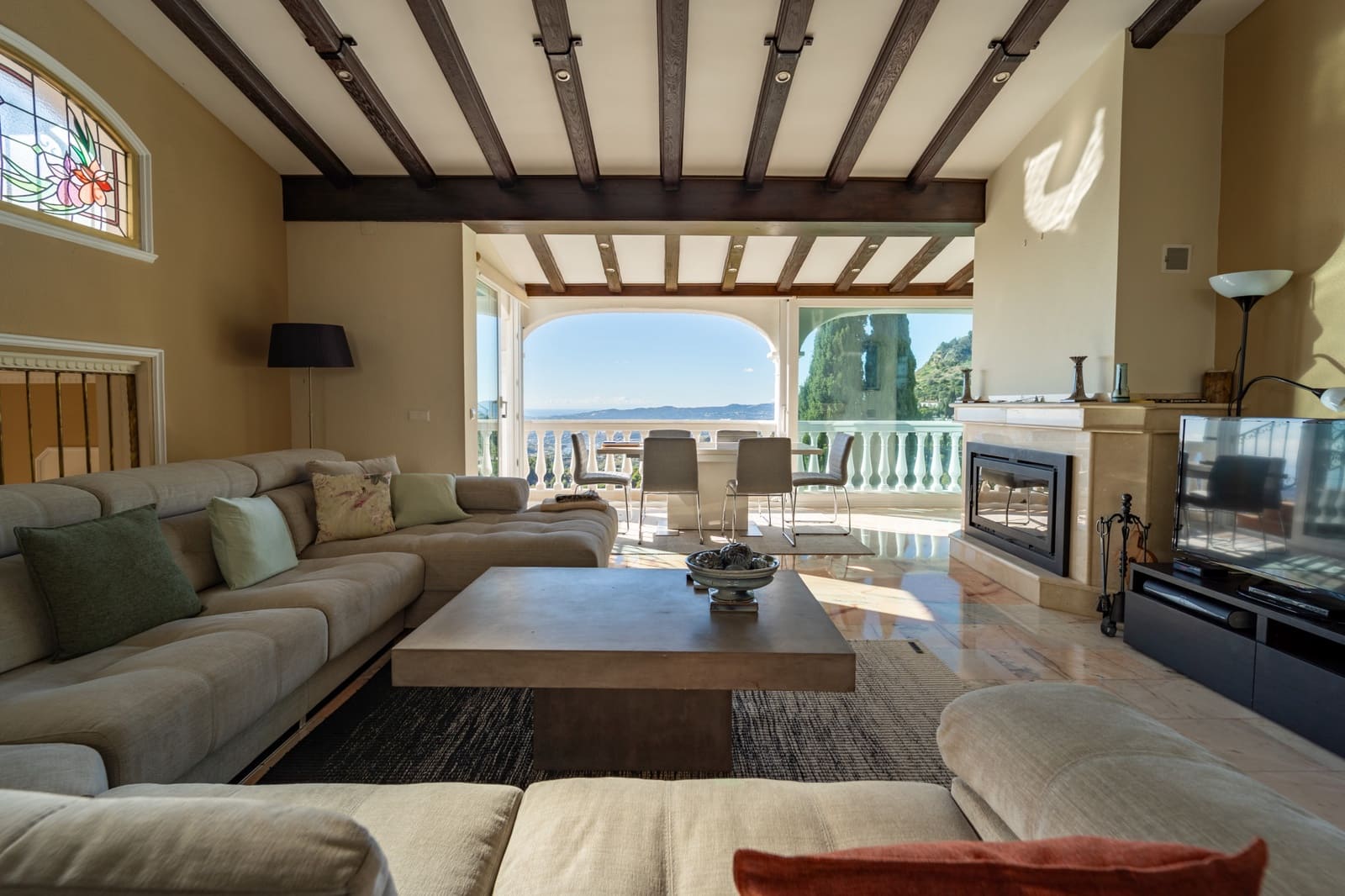 6 bedroom Villa for sale in Mijas with pool garage - € 1,450,000 (Ref: 9474774)