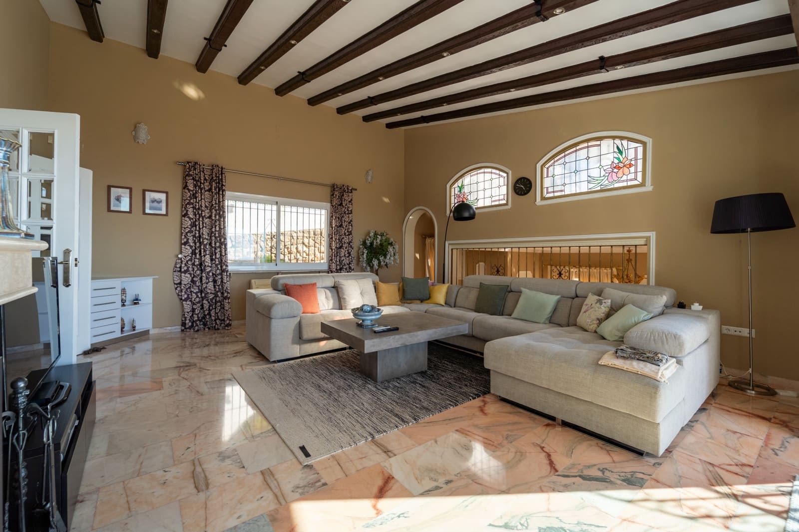 6 bedroom Villa for sale in Mijas with pool garage - € 1,450,000 (Ref: 9474774)