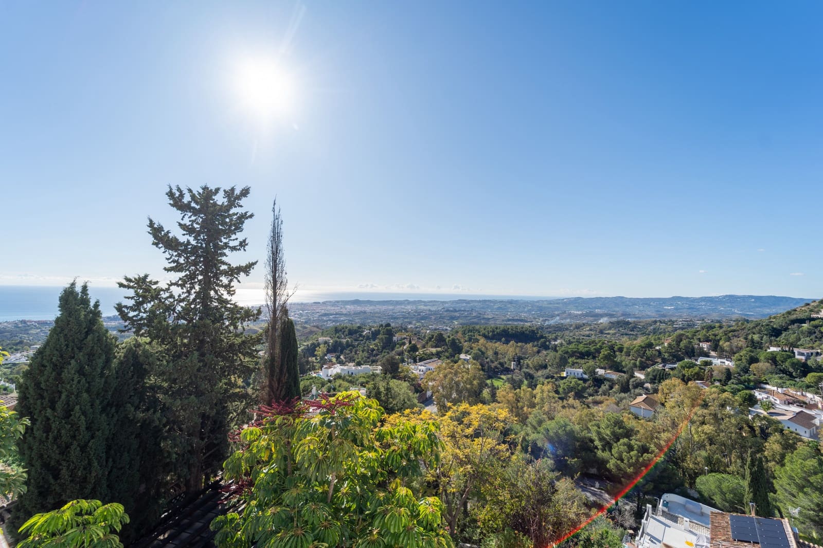 6 bedroom Villa for sale in Mijas with pool garage - € 1,450,000 (Ref: 9474774)