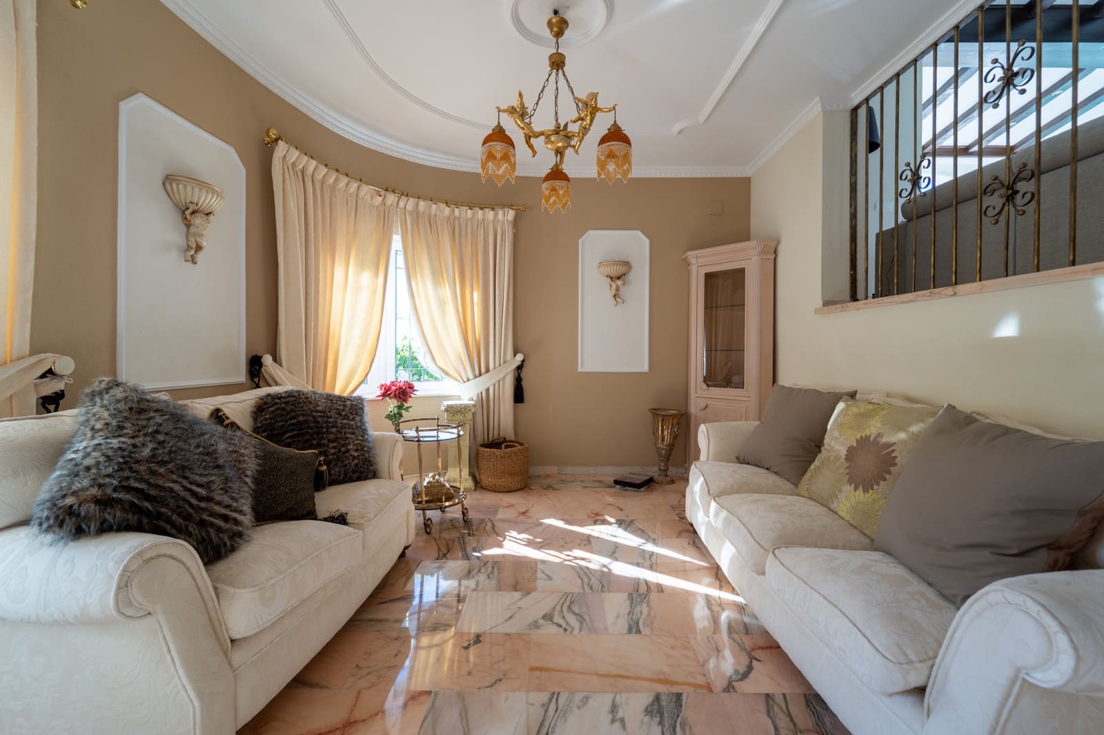 6 bedroom Villa for sale in Mijas with pool garage - € 1,450,000 (Ref: 9474774)