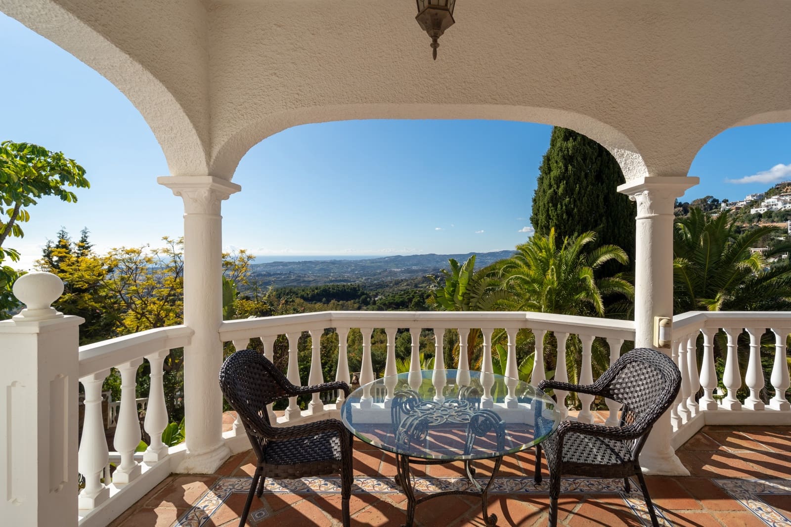 6 bedroom Villa for sale in Mijas with pool garage - € 1,450,000 (Ref: 9474774)