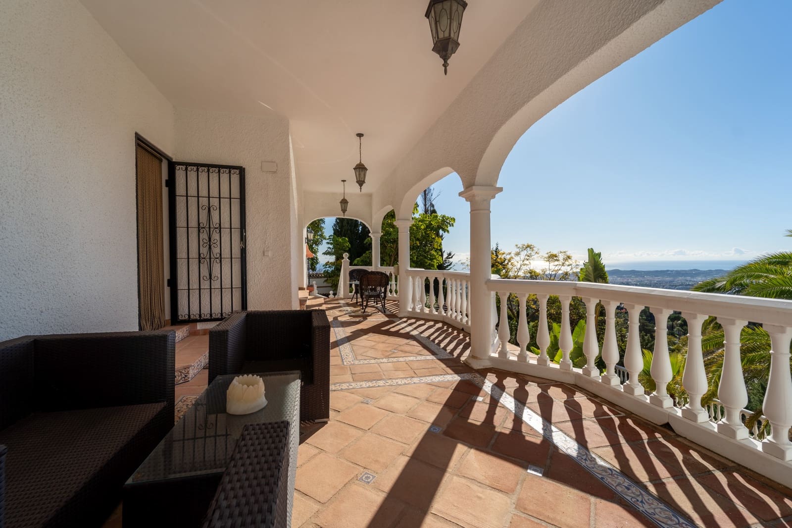 6 bedroom Villa for sale in Mijas with pool garage - € 1,450,000 (Ref: 9474774)