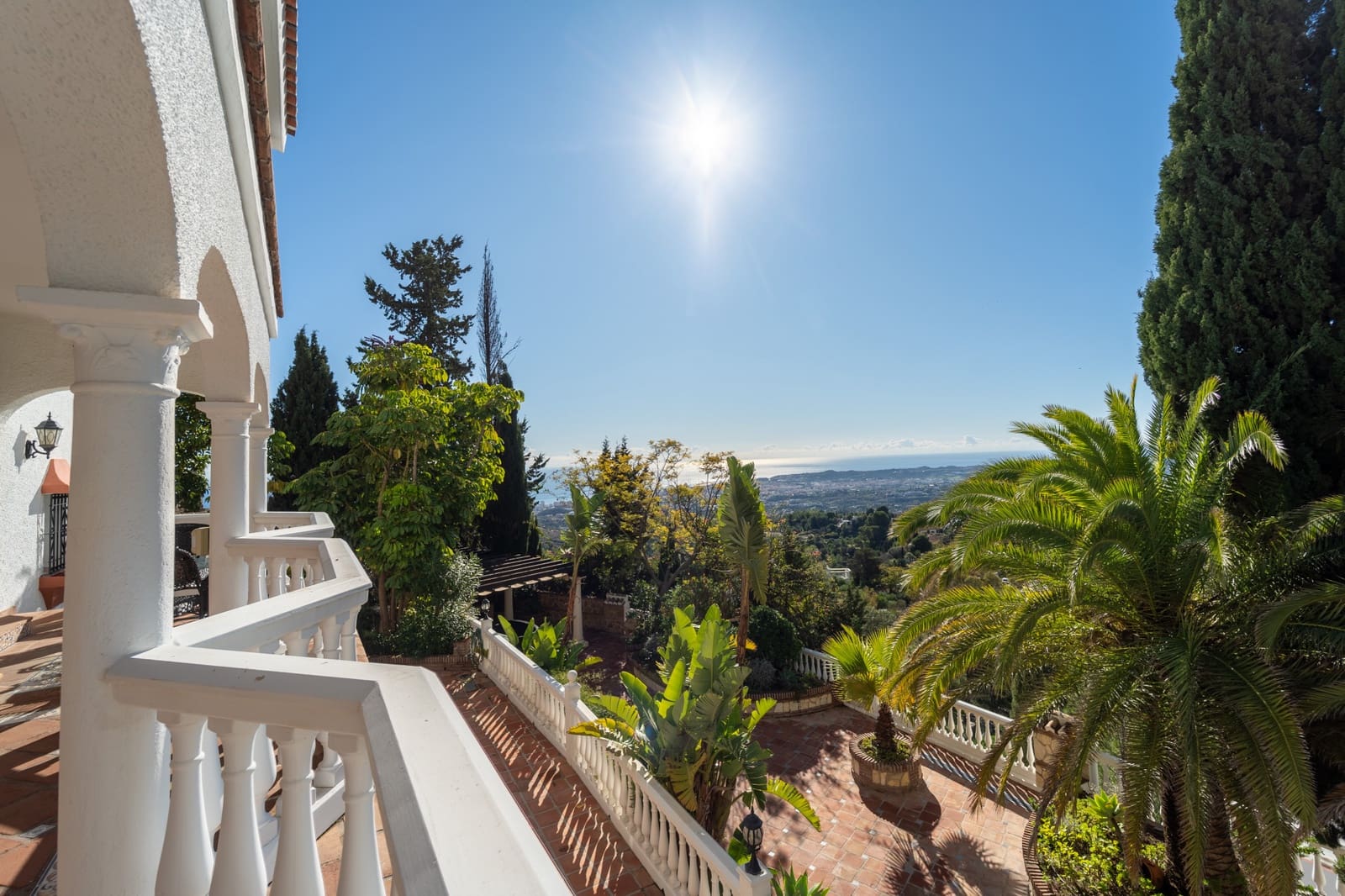 6 bedroom Villa for sale in Mijas with pool garage - € 1,450,000 (Ref: 9474774)