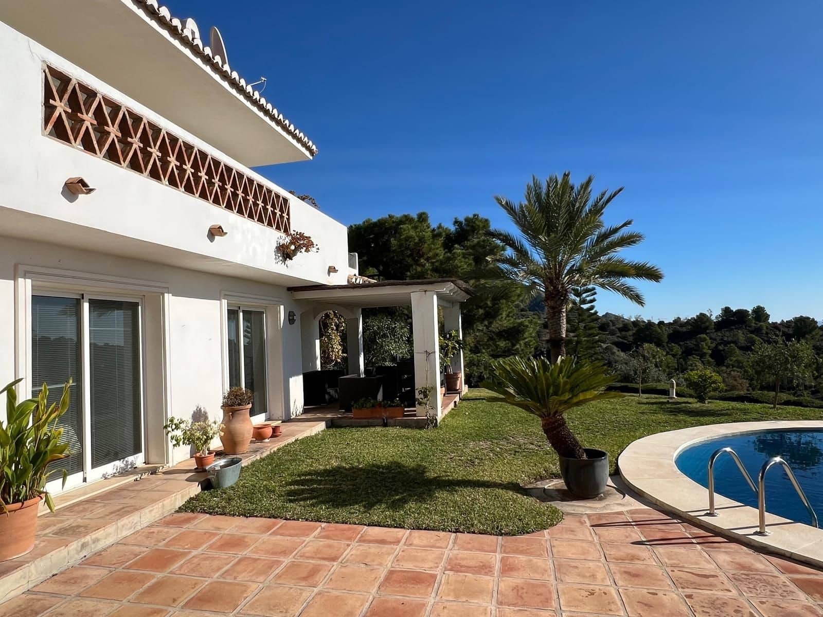 4 bedroom Villa for sale in Mijas with pool garage - € 1,555,000 (Ref: 9480994)