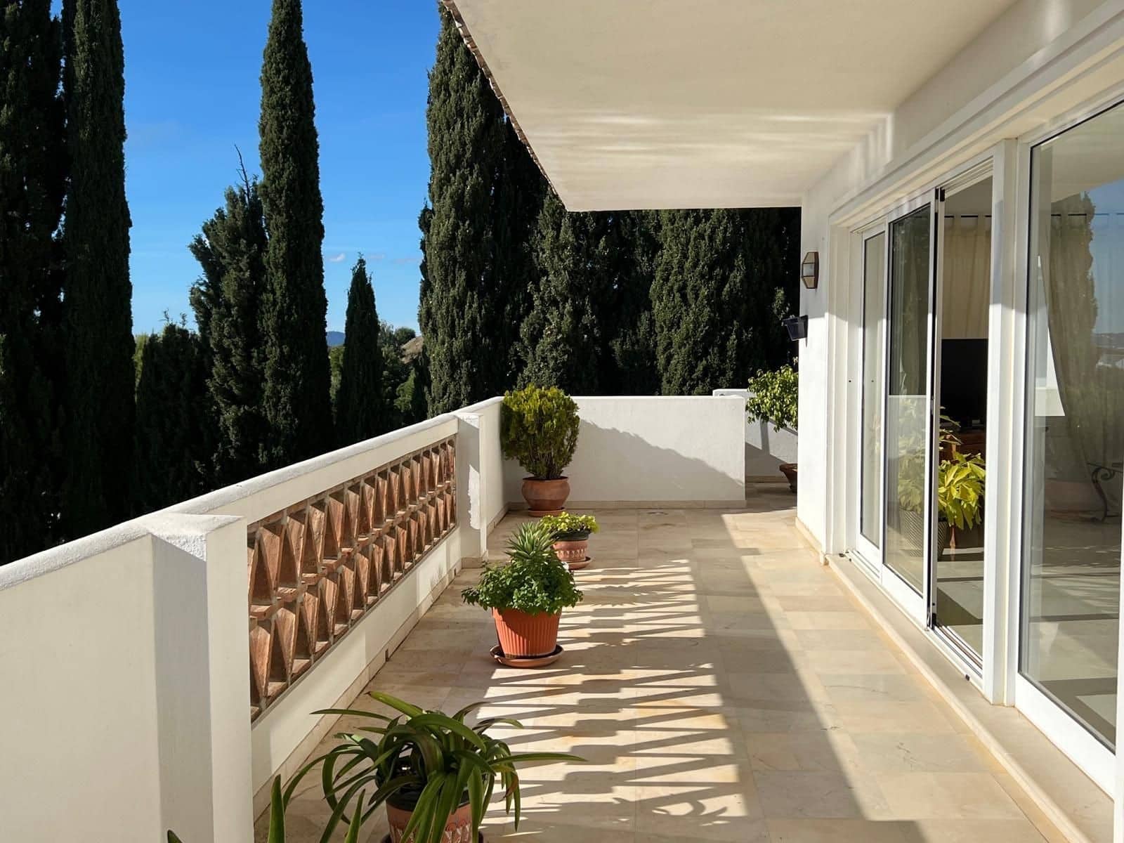 4 bedroom Villa for sale in Mijas with pool garage - € 1,555,000 (Ref: 9480994)