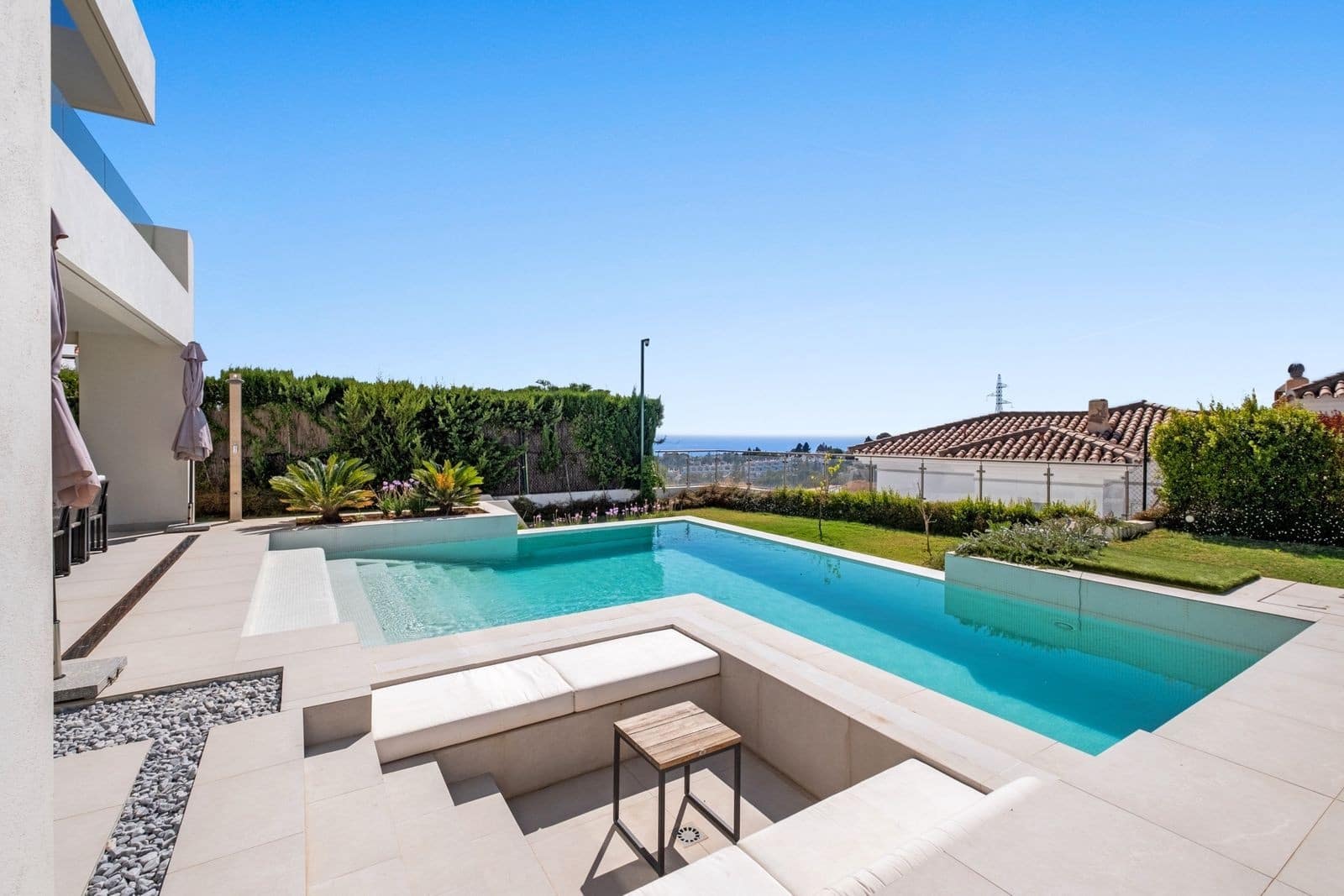 4 bedroom Villa for sale in Mijas Costa with pool garage - € 1,875,000 (Ref: 9483848)