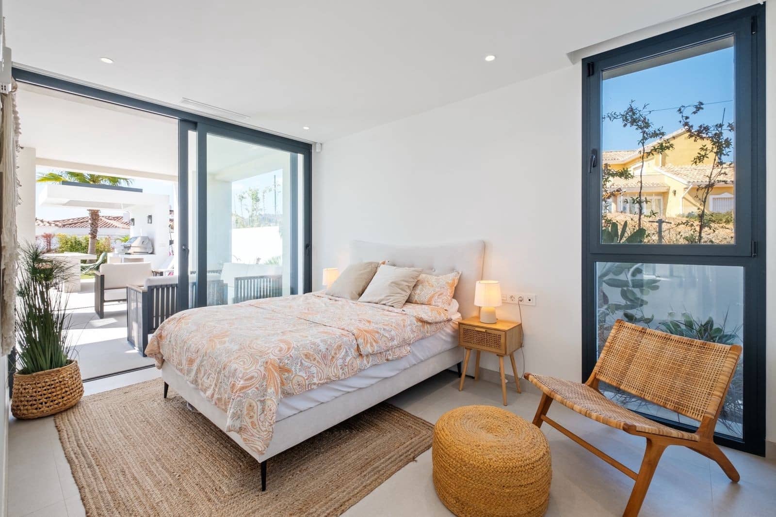 4 bedroom Villa for sale in Mijas Costa with pool garage - € 1,875,000 (Ref: 9483848)