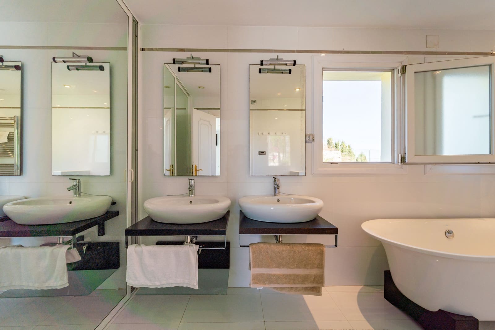 5 soveværelse Villa til salg i Mijas Costa med swimmingpool garage - € 2.450.000 (Ref: 9486689)