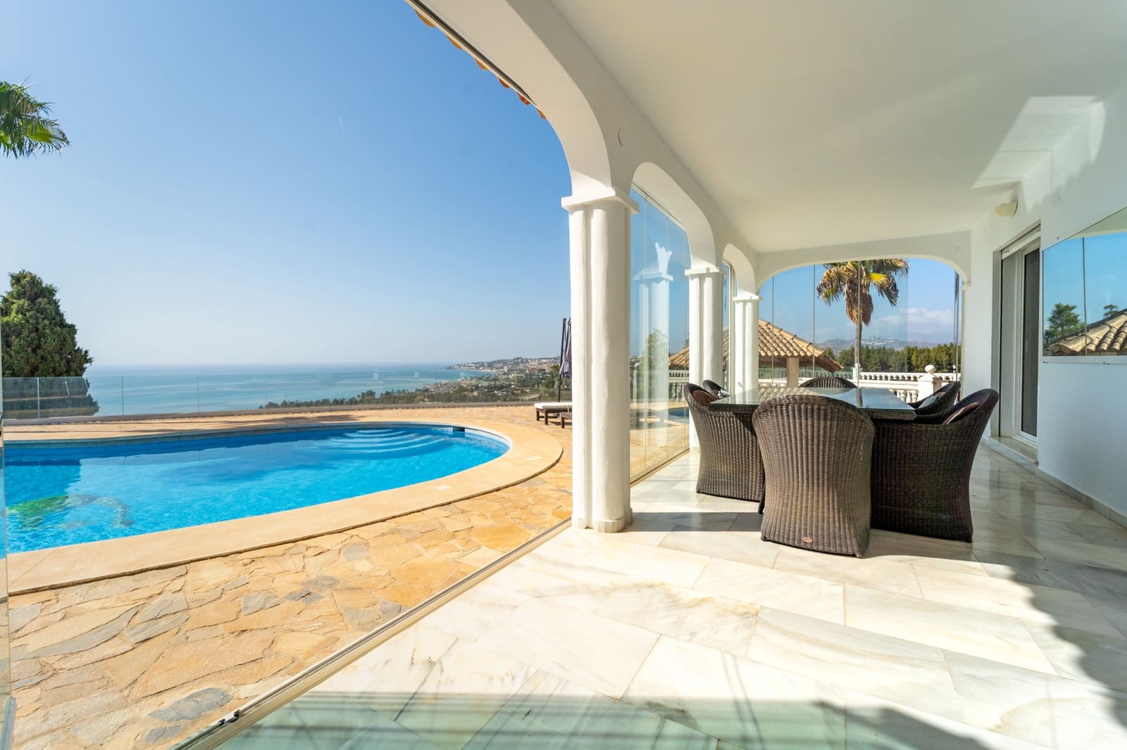 5 soveværelse Villa til salg i Mijas Costa med swimmingpool garage - € 2.450.000 (Ref: 9486689)