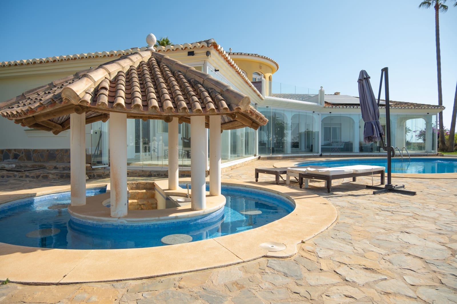 5 soveværelse Villa til salg i Mijas Costa med swimmingpool garage - € 2.450.000 (Ref: 9486689)