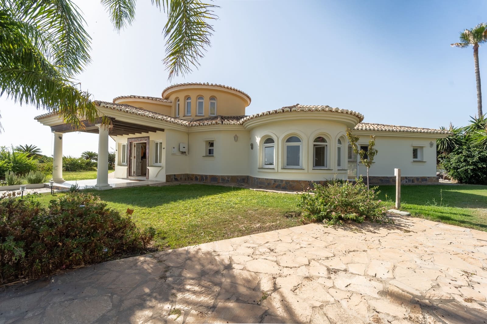 5 soveværelse Villa til salg i Mijas Costa med swimmingpool garage - € 2.450.000 (Ref: 9486689)