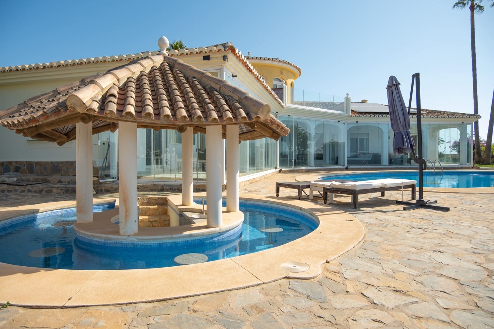 5 bedroom Villa for sale in Mijas Costa with pool garage - € 2,450,000 (Ref: 9486689)