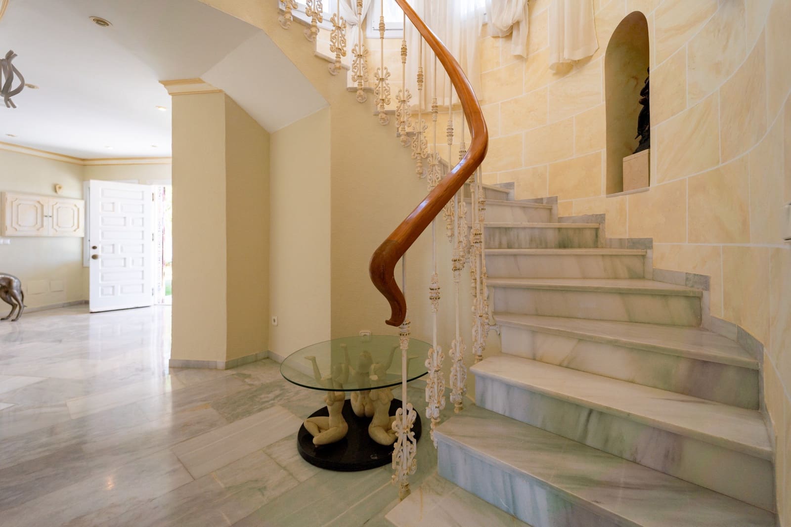 5 bedroom Villa for sale in Mijas Costa with pool garage - € 2,450,000 (Ref: 9486689)