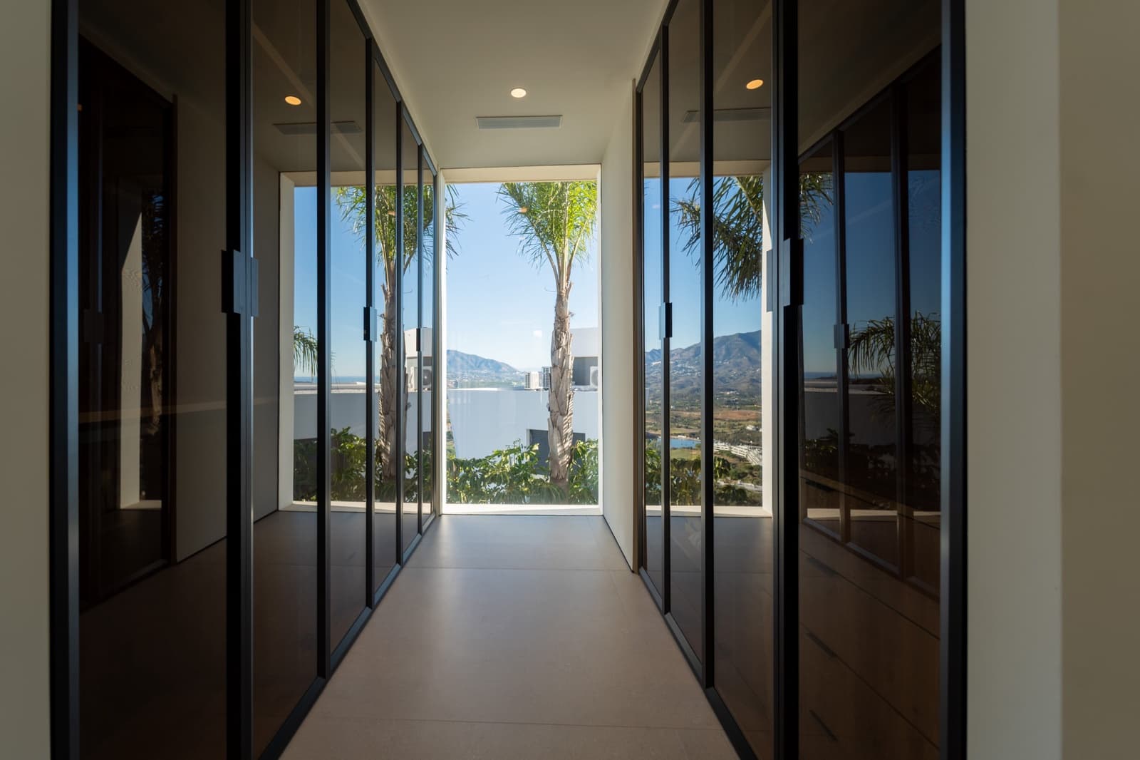 5 bedroom Villa for sale in La Cala de Mijas with pool garage - € 3,100,000 (Ref: 9491145)