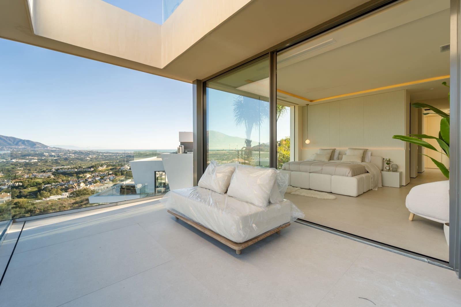 5 bedroom Villa for sale in La Cala de Mijas with pool garage - € 3,100,000 (Ref: 9491145)