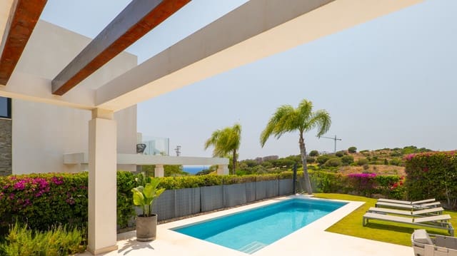 5 sovrum Semi-fristående Villa till salu i Marbella med pool garage - 1 395 000 € (Ref: 9491147)