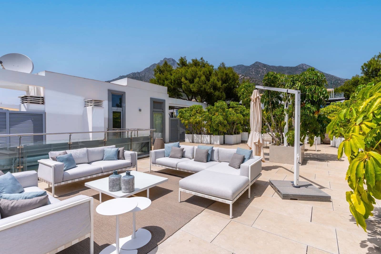 4 Zimmer Villa zu verkaufen in Marbella mit Pool Garage - 3.950.000 € (Ref: 9499674)