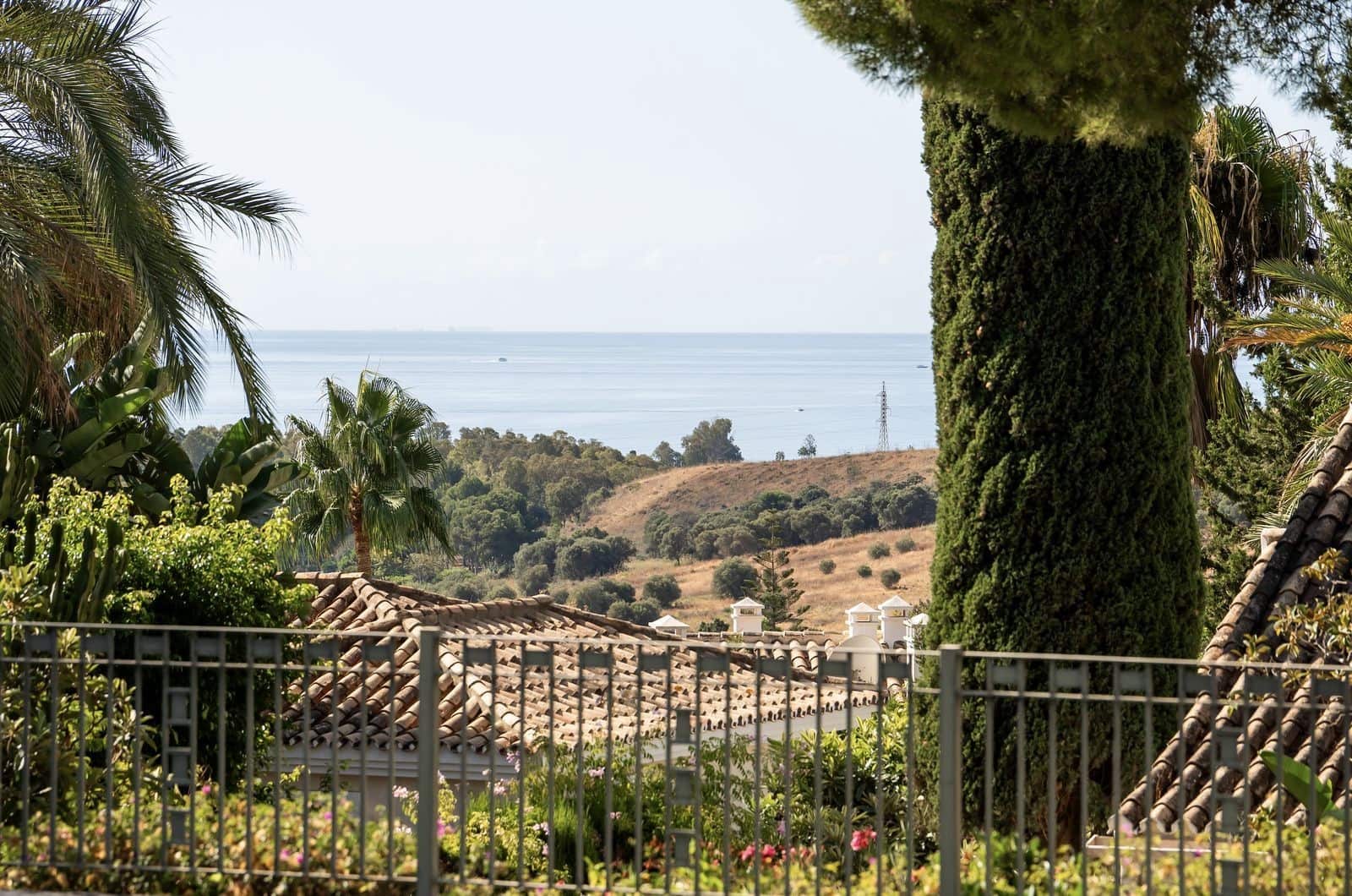 5 soverom Villa til salgs i El Paraiso med svømmebasseng garasje - € 3 195 000 (Ref: 9499675)