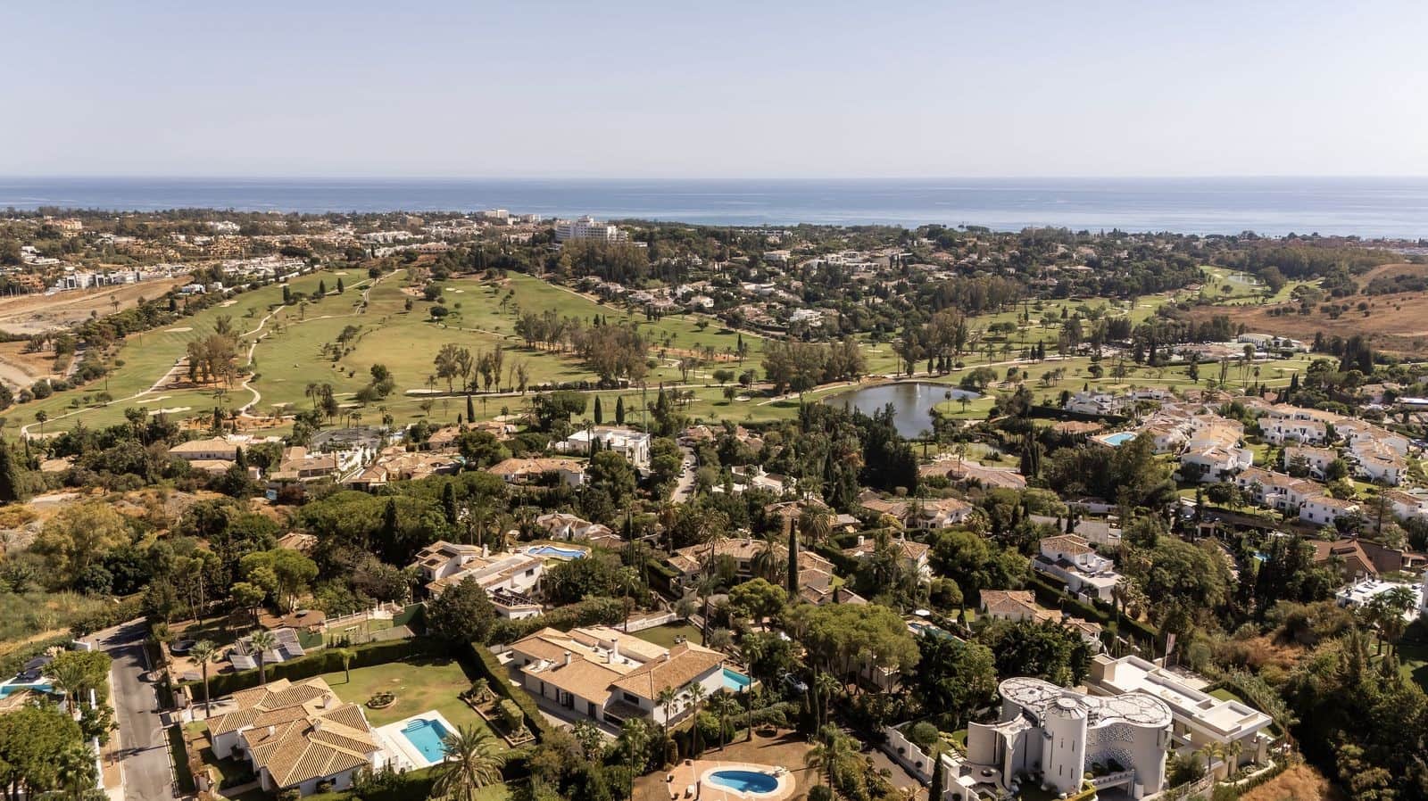 5 soverom Villa til salgs i El Paraiso med svømmebasseng garasje - € 3 195 000 (Ref: 9499675)