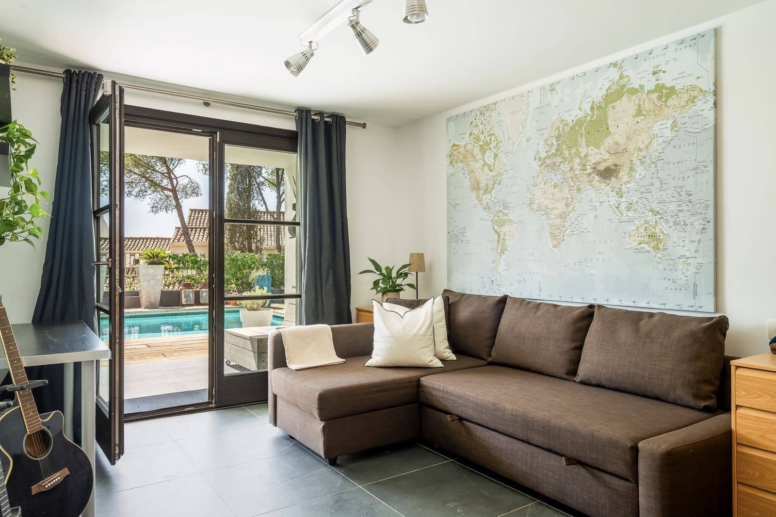 5 soverom Villa til salgs i El Paraiso med svømmebasseng garasje - € 3 195 000 (Ref: 9499675)