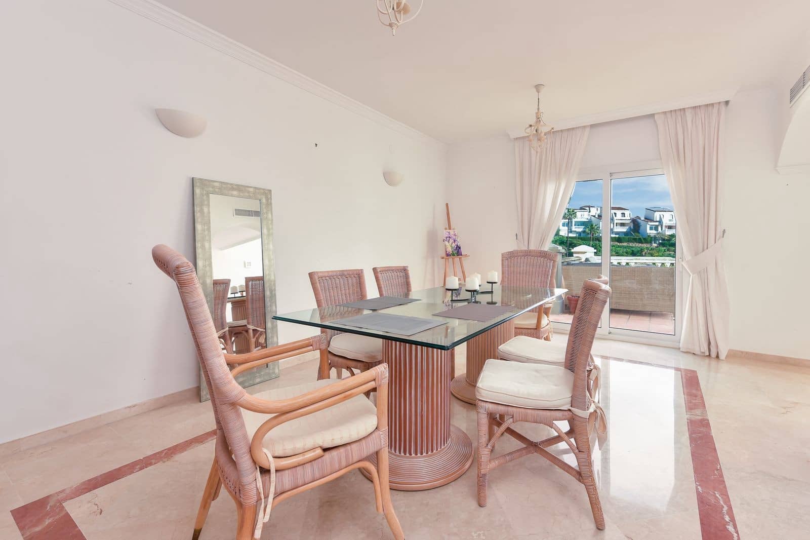 3 soveværelse Villa til salg i Calahonda med swimmingpool garage - € 1.285.000 (Ref: 9501971)