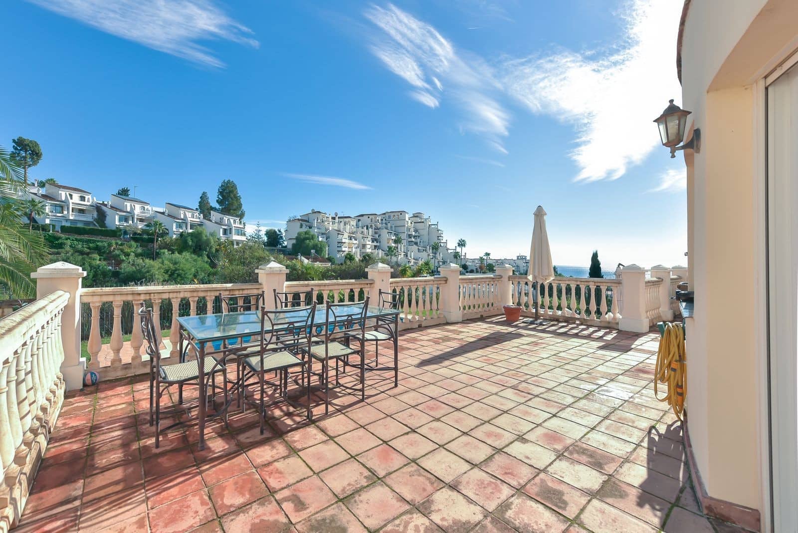 3 soveværelse Villa til salg i Calahonda med swimmingpool garage - € 1.285.000 (Ref: 9501971)