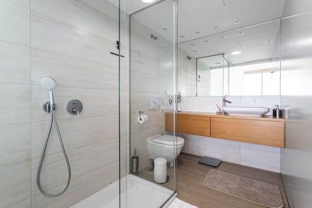 3 quarto Apartamento para venda em El Higuerón, Fuengirola - 1 050 000 € (Ref: 9513113)