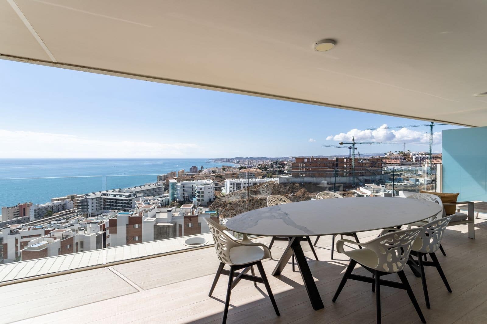 3 bedroom Apartment for sale in Fuengirola - € 1,050,000 (Ref: 9513113)