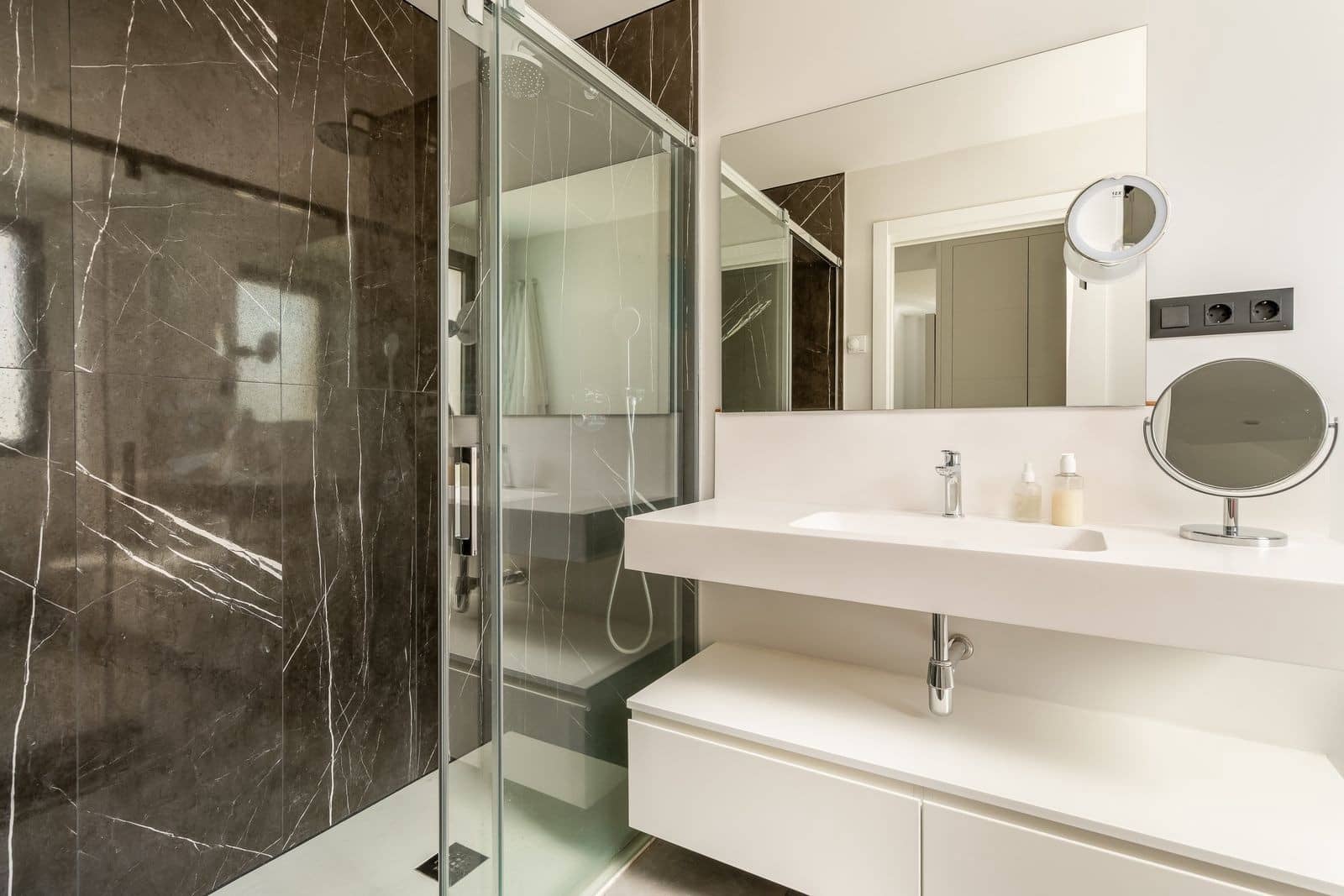 3 makuuhuone Huoneisto myytävänä paikassa Estepona mukana uima-altaan 
autotalli - 890 000 € (Ref: 9513114)