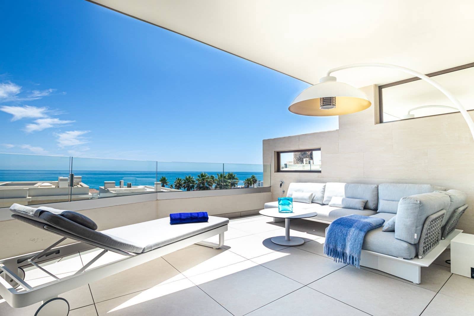 2 slaapkamer Appartement te koop in Estepona met zwembad garage - € 1.340.000 (Ref: 9513115)