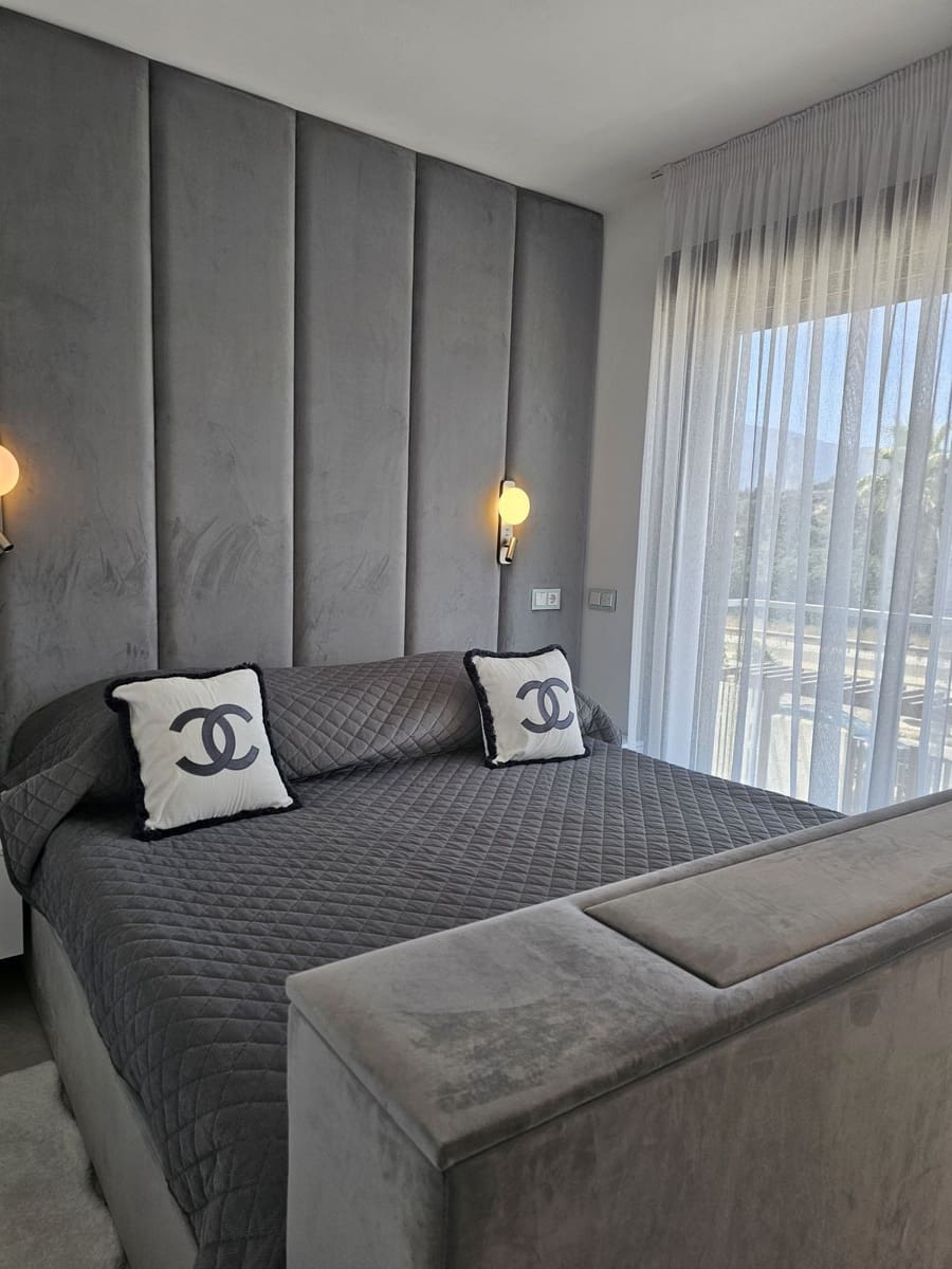 2 slaapkamer Appartement te koop in Estepona met zwembad garage - € 1.340.000 (Ref: 9513115)