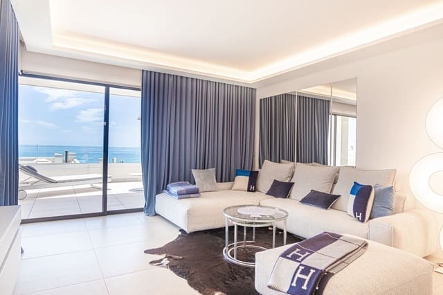2 slaapkamer Appartement te koop in Estepona met zwembad garage - € 1.340.000 (Ref: 9513115)